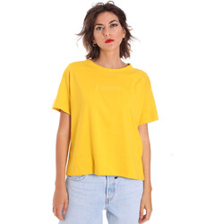 Textiel Dames T-shirts korte mouwen Invicta 4451248/D Geel
