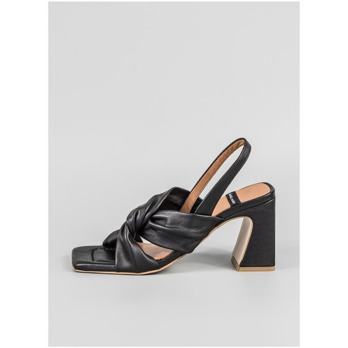 Schoenen Dames Sandalen / Open schoenen Angel Alarcon Sandalias  en color negro para señora Zwart