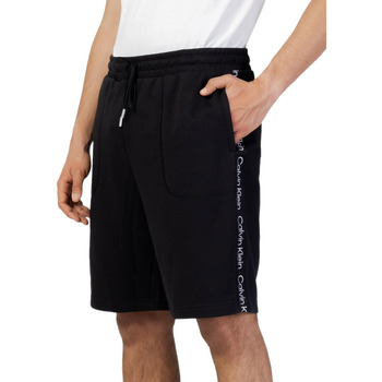 Textiel Heren Korte broeken / Bermuda's Calvin Klein Jeans 00GMS2S806 Zwart