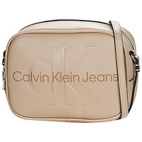 Tassen Dames Schoudertassen met riem Calvin Klein Jeans SCULPTED CAMERA BAG18 MONO Grijs