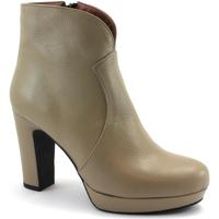 Schoenen Dames Low boots Les Venues LES-I22-5679-VI Beige