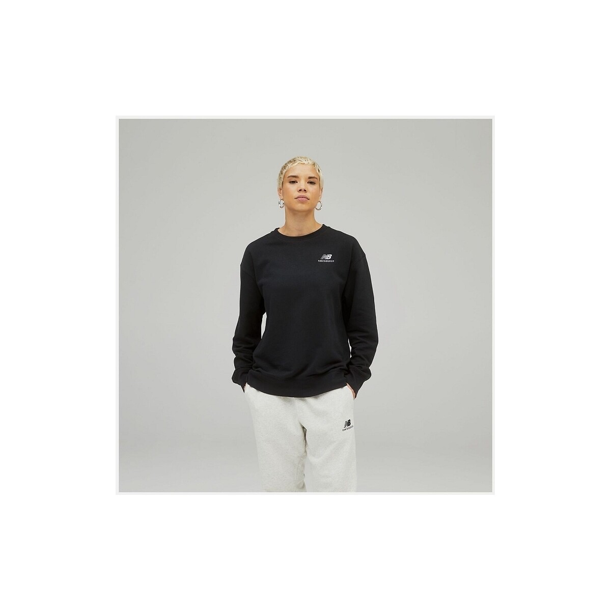 Textiel Dames Sweaters / Sweatshirts New Balance UNISSENTIALS FRENCH TERR Zwart