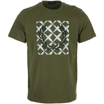 Textiel Heren T-shirts korte mouwen Fred Perry Cross Stitch Printed T-Shirt Groen