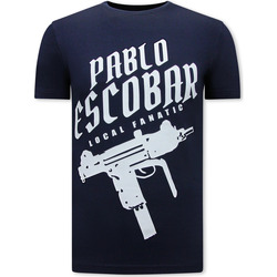 Textiel Heren T-shirts korte mouwen Local Fanatic Pablo Escobar Uzi Print Blauw