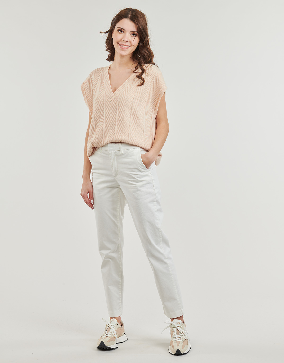 Textiel Dames Chino's Levi's ESSENTIAL CHINO Wit