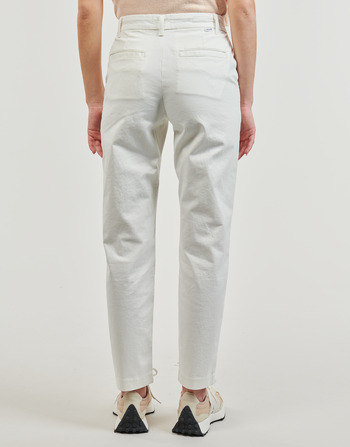 Levi's ESSENTIAL CHINO Wit